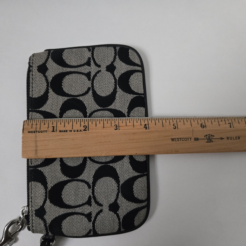 Coach Wristlet - Picture 7 of 7